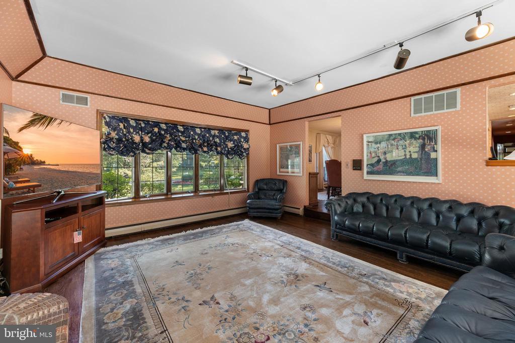 Hightstown, New Jersey, 08520, United States, 5 Bedrooms Bedrooms, ,4 BathroomsBathrooms,Residential,For Sale,1905744