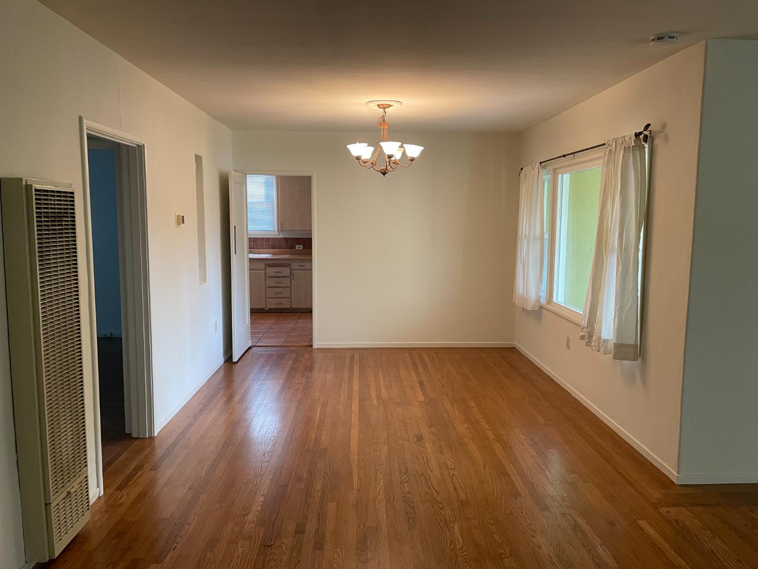 Sacramento, California, 95822, United States, 3 Bedrooms Bedrooms, ,2 BathroomsBathrooms,Residential,For Sale,1912719