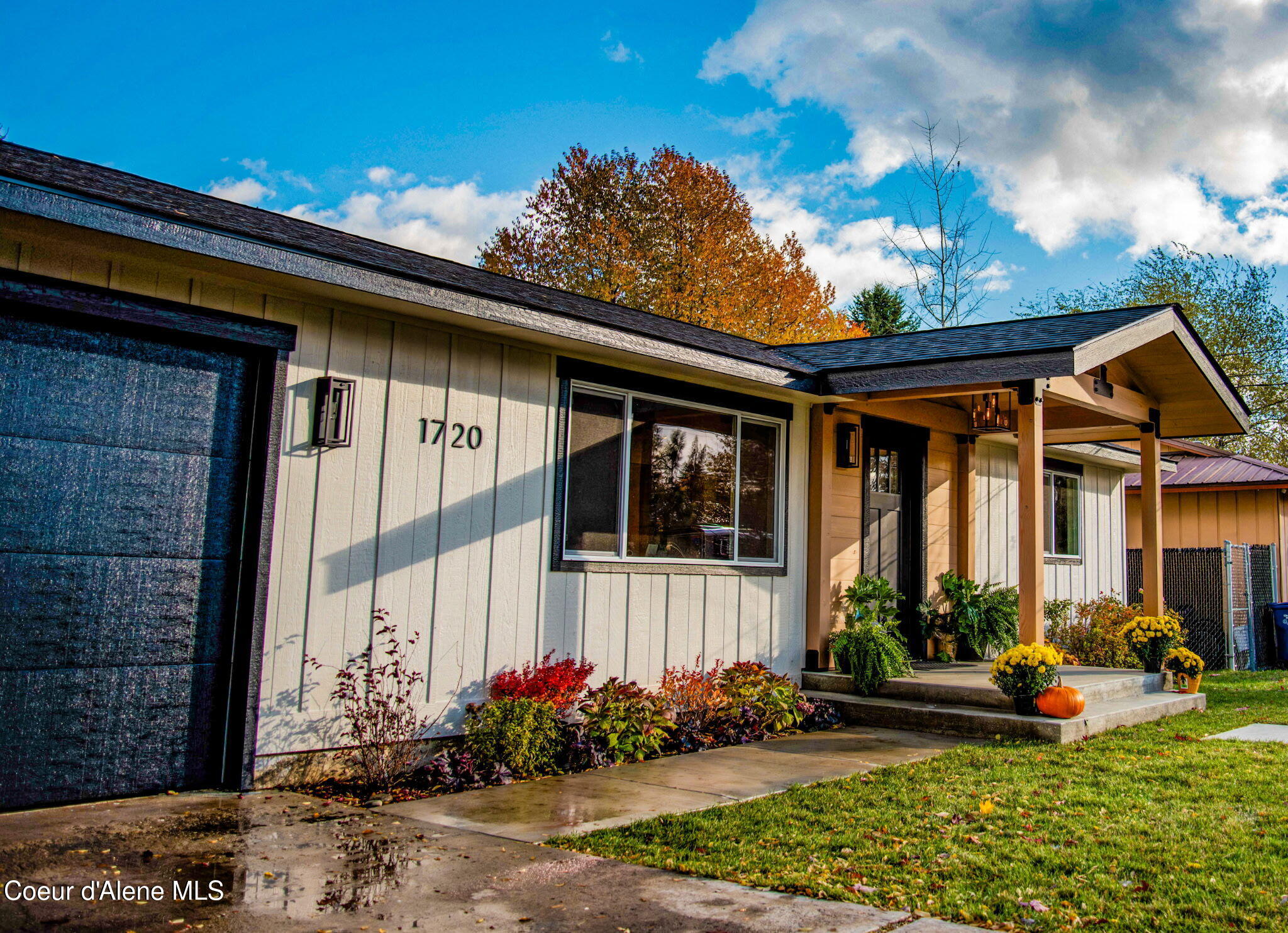 Coeur d'Alene, Idaho, 83814, United States, 2 Bedrooms Bedrooms, ,1 BathroomBathrooms,Residential,For Sale,2010997