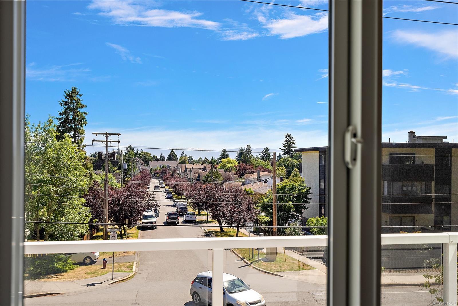 ESQUIMALT, British Columbia, V9A 3N4, CA, 3 Bedrooms Bedrooms, ,Residential,For Sale,1951160