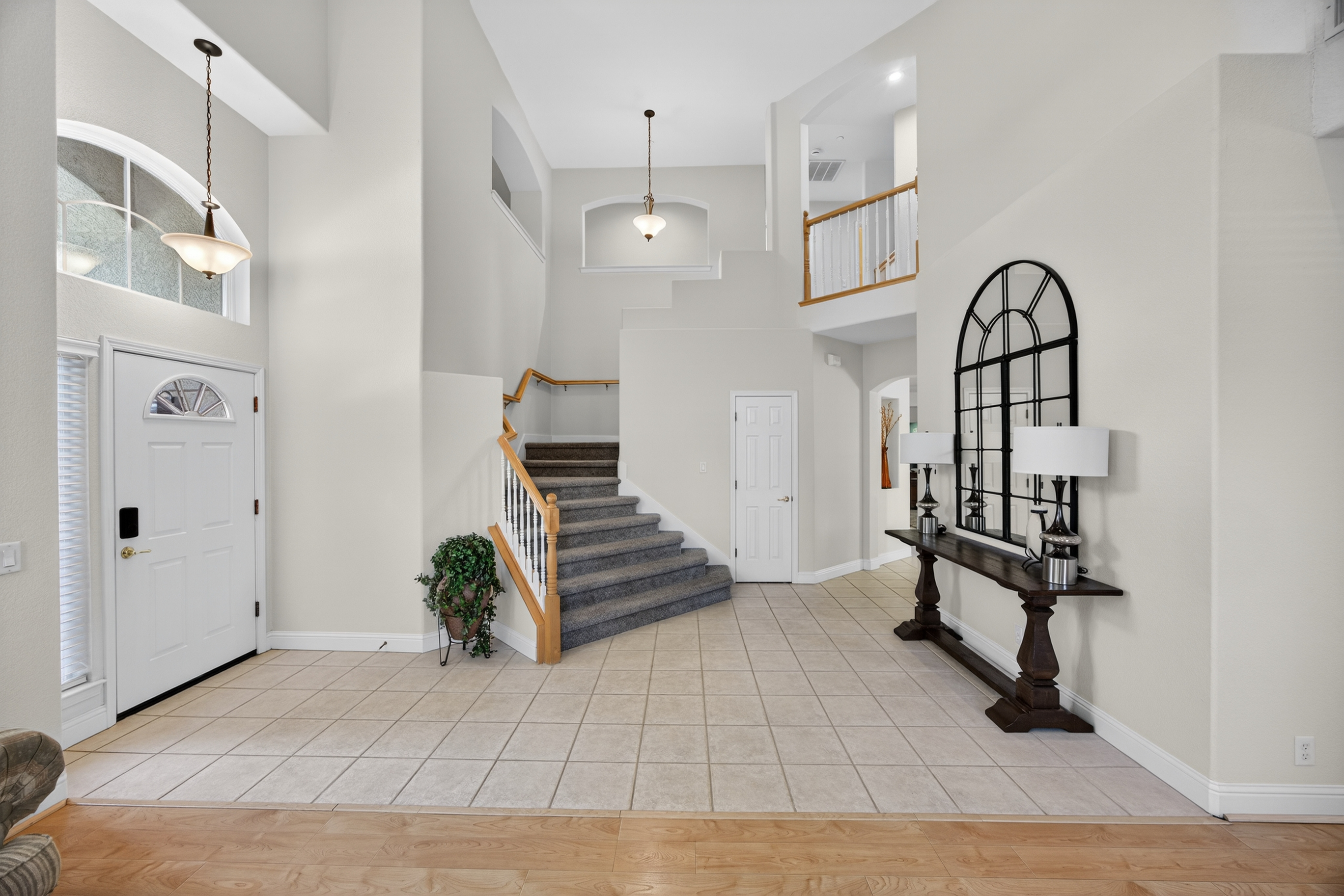  5500 Tierra Gardens Lane, Carmichael, CA 95608 - 物件實景