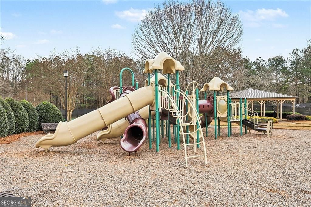 Suwanee, Georgia, 30024, United States, 5 Bedrooms Bedrooms, ,3 BathroomsBathrooms,Residential,For Sale,2006571