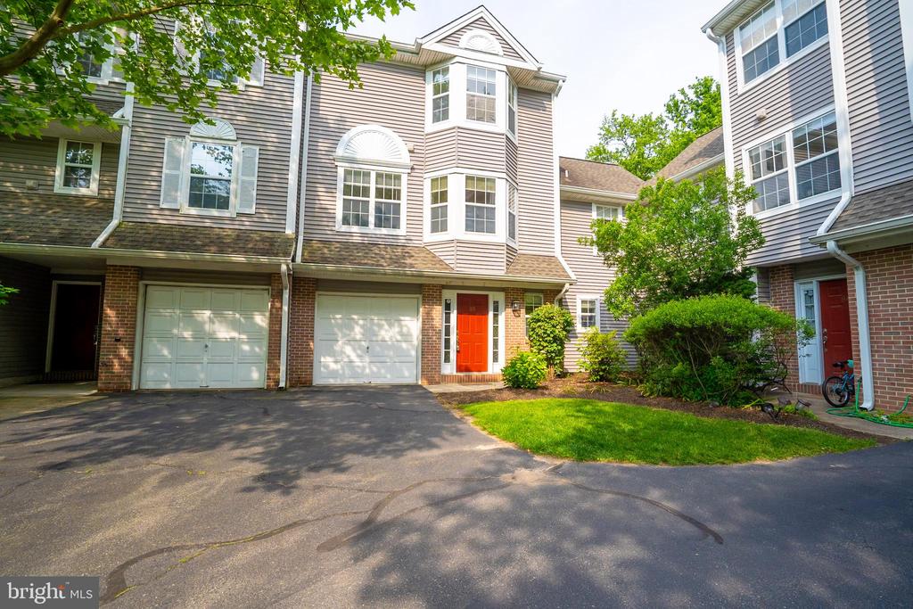 Princeton, New Jersey, 08540, United States, 4 Bedrooms Bedrooms, ,4 BathroomsBathrooms,Residential,For Sale,1938433
