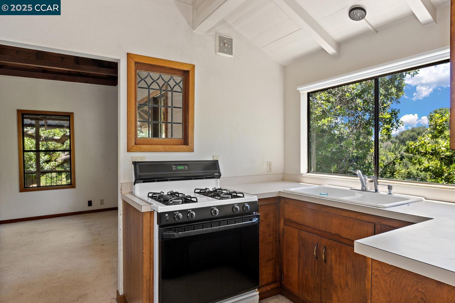 Orinda, California, 94563, United States, 6 Bedrooms Bedrooms, ,4 BathroomsBathrooms,Residential,For Sale,1838160