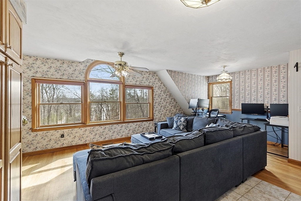 116 Island Rd, Lunenburg, Massachusetts, 01462, United States, 5 Bedrooms Bedrooms, ,4 BathroomsBathrooms,Residential,For Sale,116 Island Rd,1486813