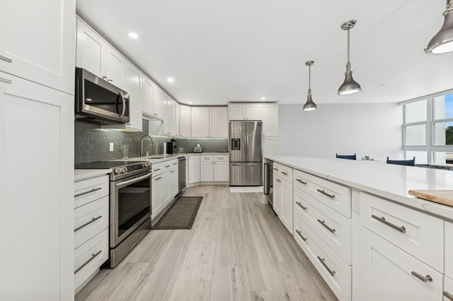 Delray Beach, Florida, 33483, United States, 2 Bedrooms Bedrooms, ,2 BathroomsBathrooms,Residential,For Sale,1731668