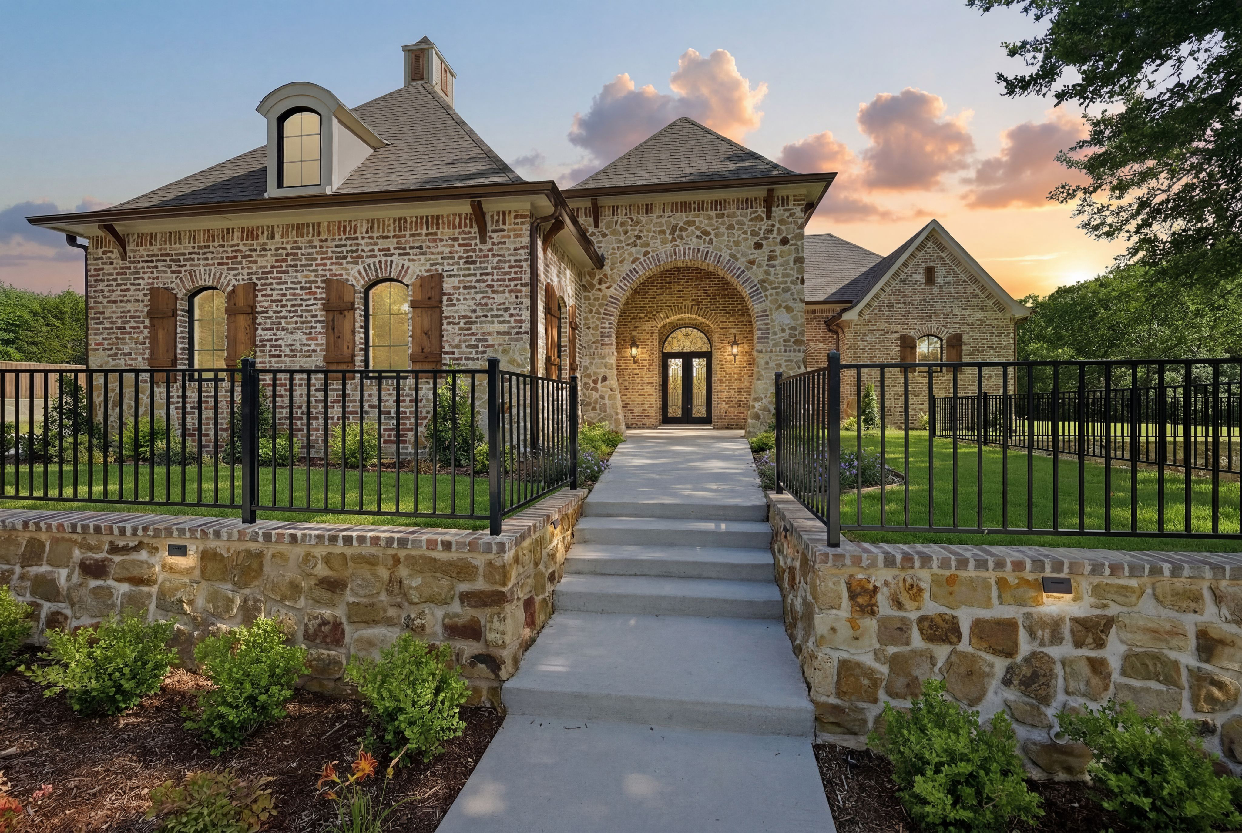 Sherman, Texas, 75092, United States, 4 Bedrooms Bedrooms, ,5 BathroomsBathrooms,Residential,For Sale,2027356