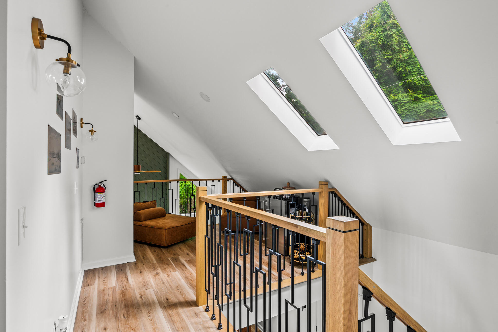 Gatlinburg, Tennessee, 37738, United States, 3 Bedrooms Bedrooms, ,5 BathroomsBathrooms,Residential,For Sale,1978798