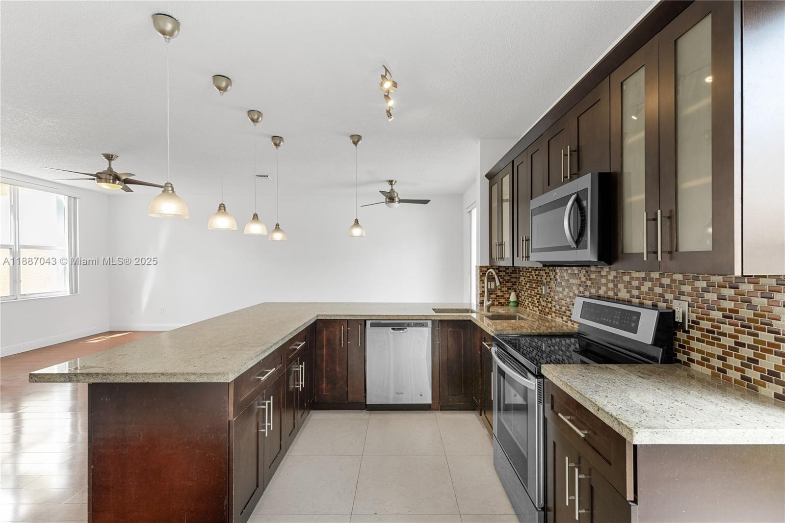 Pembroke Pines, Florida, 33028, United States, 3 Bedrooms Bedrooms, ,3 BathroomsBathrooms,Residential,For Sale,1958356