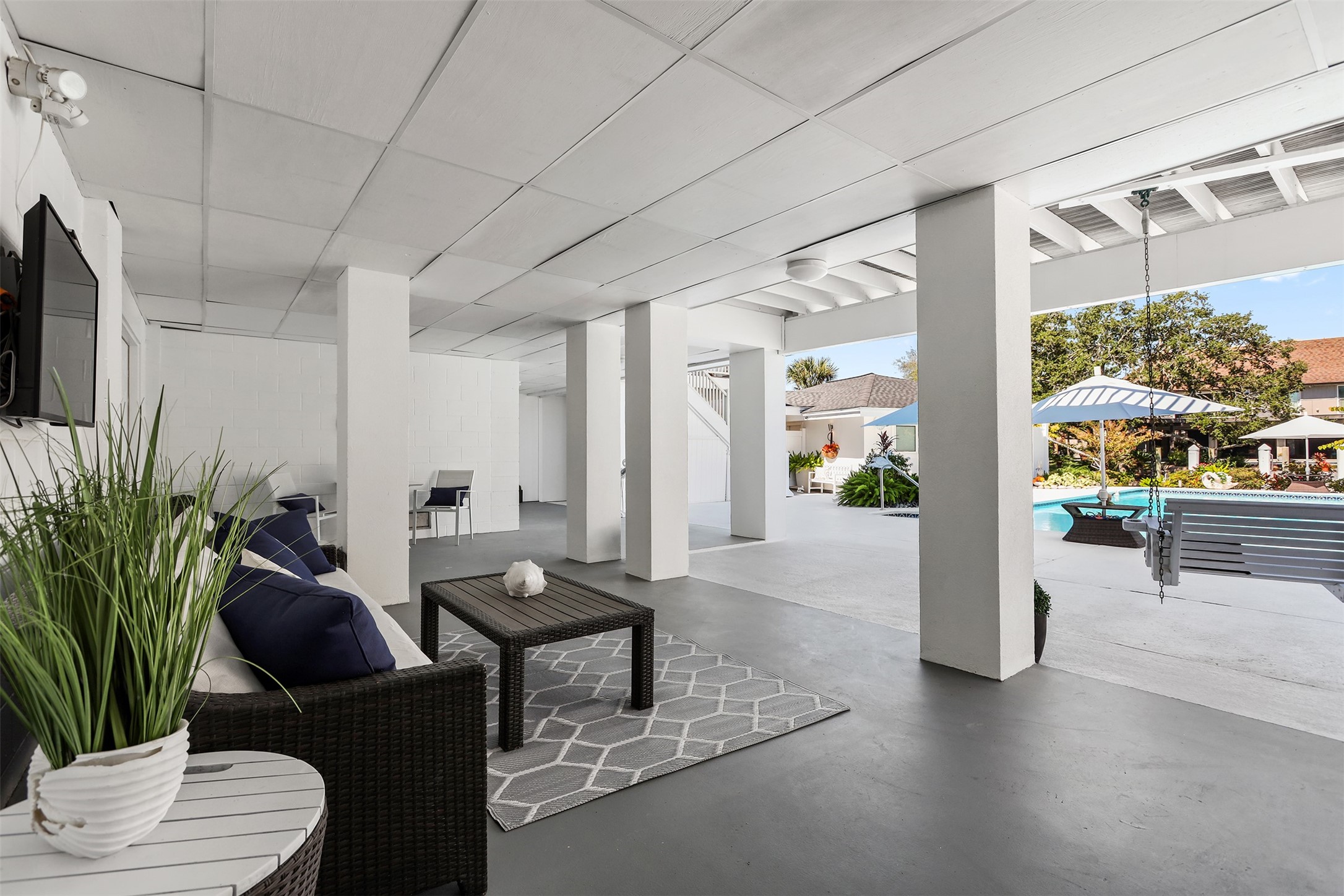 Nassau Bay, Texas, 77058, United States, 5 Bedrooms Bedrooms, ,5 BathroomsBathrooms,Residential,For Sale,1988330