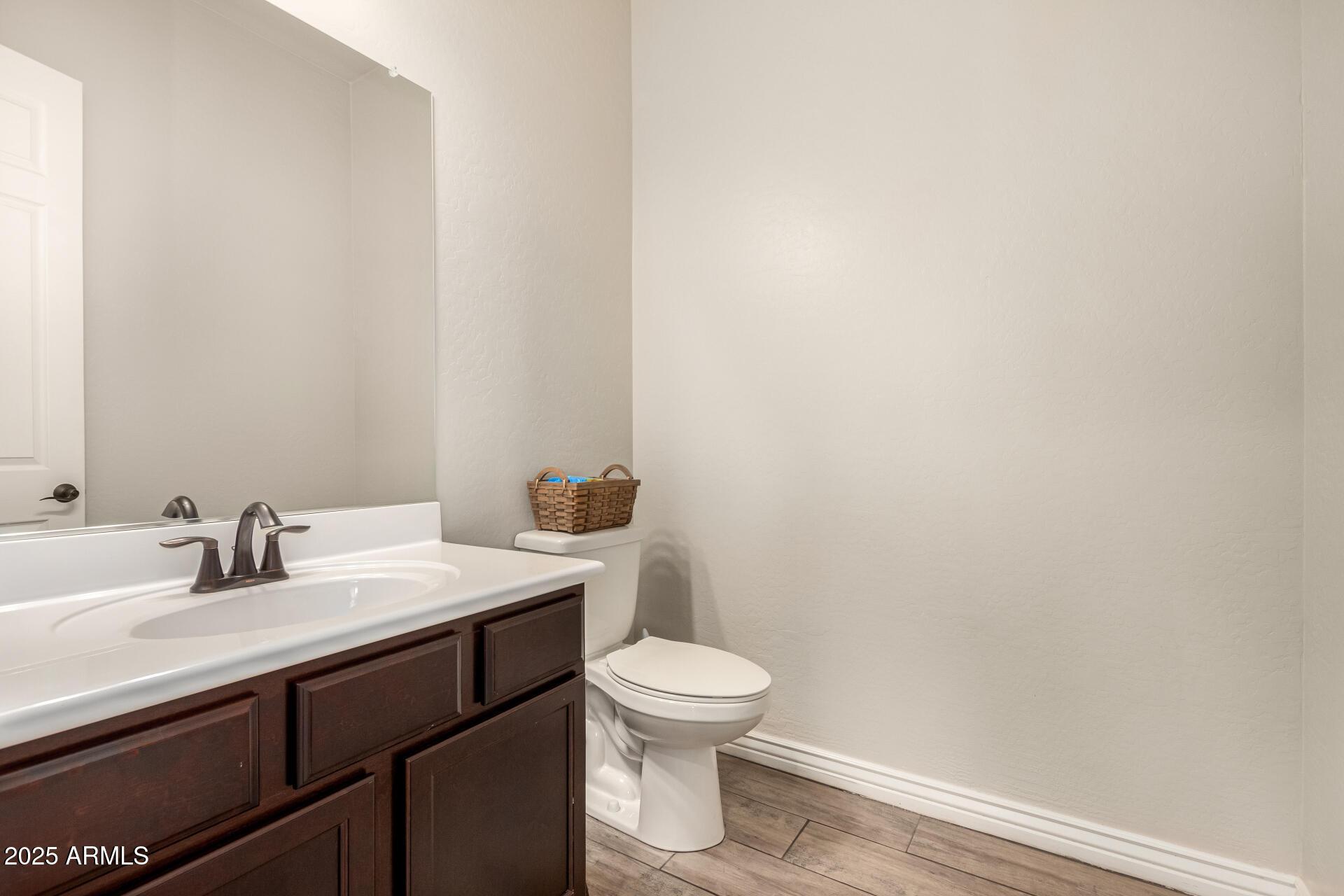 Glendale, Arizona, 85305, United States, 4 Bedrooms Bedrooms, ,5 BathroomsBathrooms,Residential,For Sale,1881067