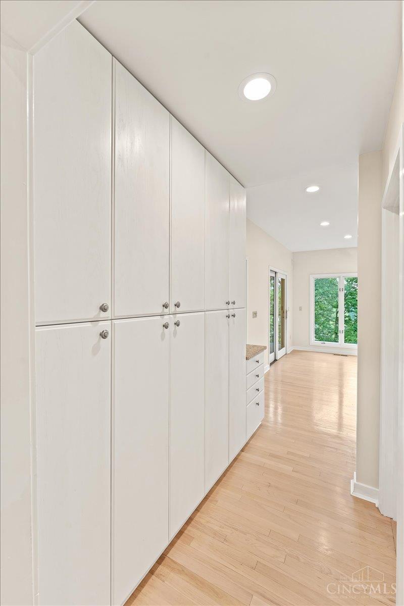 Cincinnati, Ohio, 45226, United States, 4 Bedrooms Bedrooms, ,4 BathroomsBathrooms,Residential,For Sale,1912021