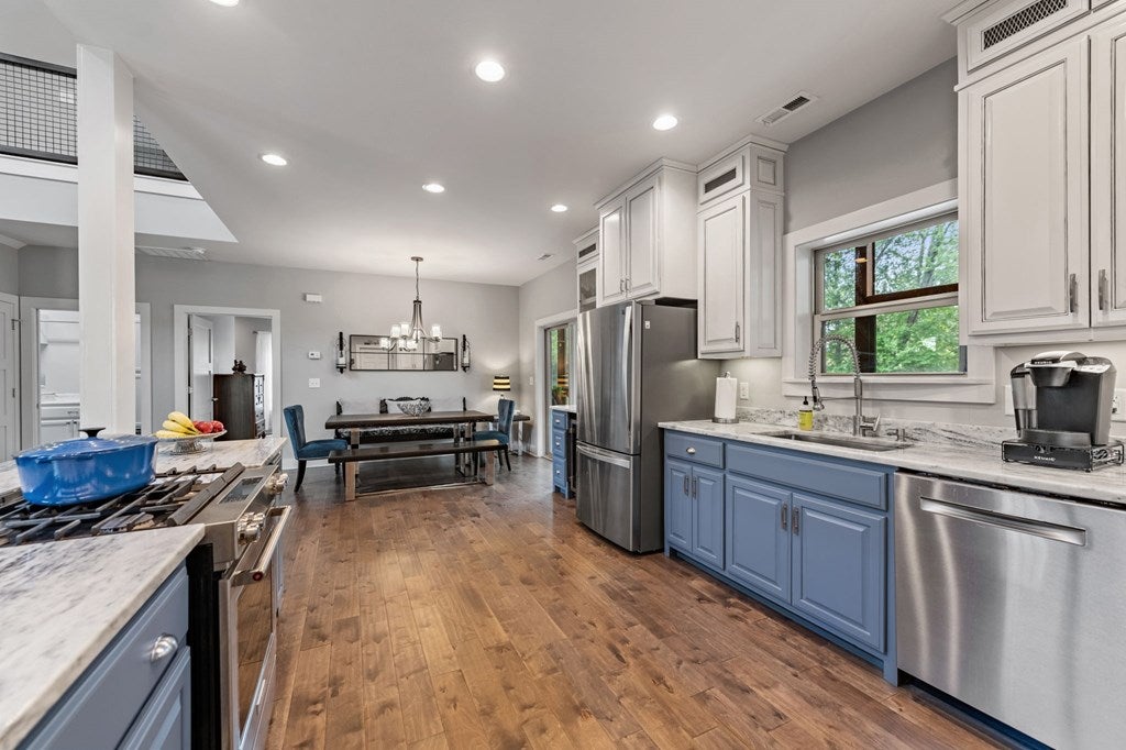 Blairsville, Georgia, 30512, United States, 4 Bedrooms Bedrooms, ,3 BathroomsBathrooms,Residential,For Sale,1876280