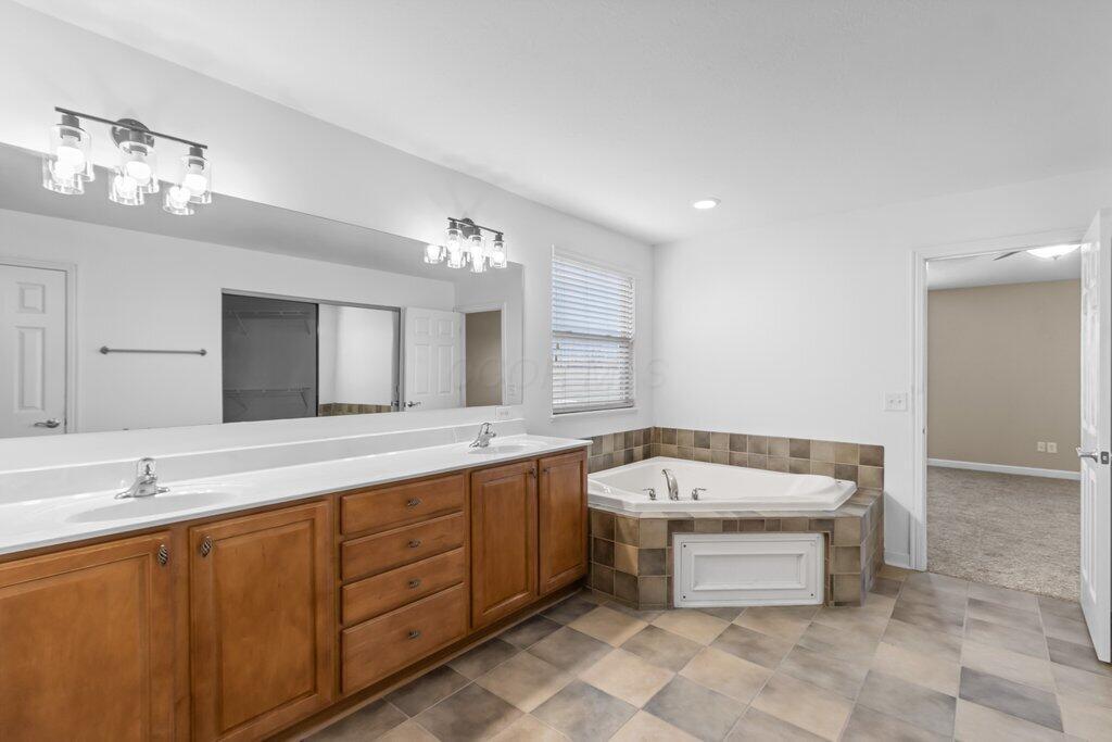 Lewis Center, Ohio, 43035, United States, 5 Bedrooms Bedrooms, ,3 BathroomsBathrooms,Residential,For Sale,2010957