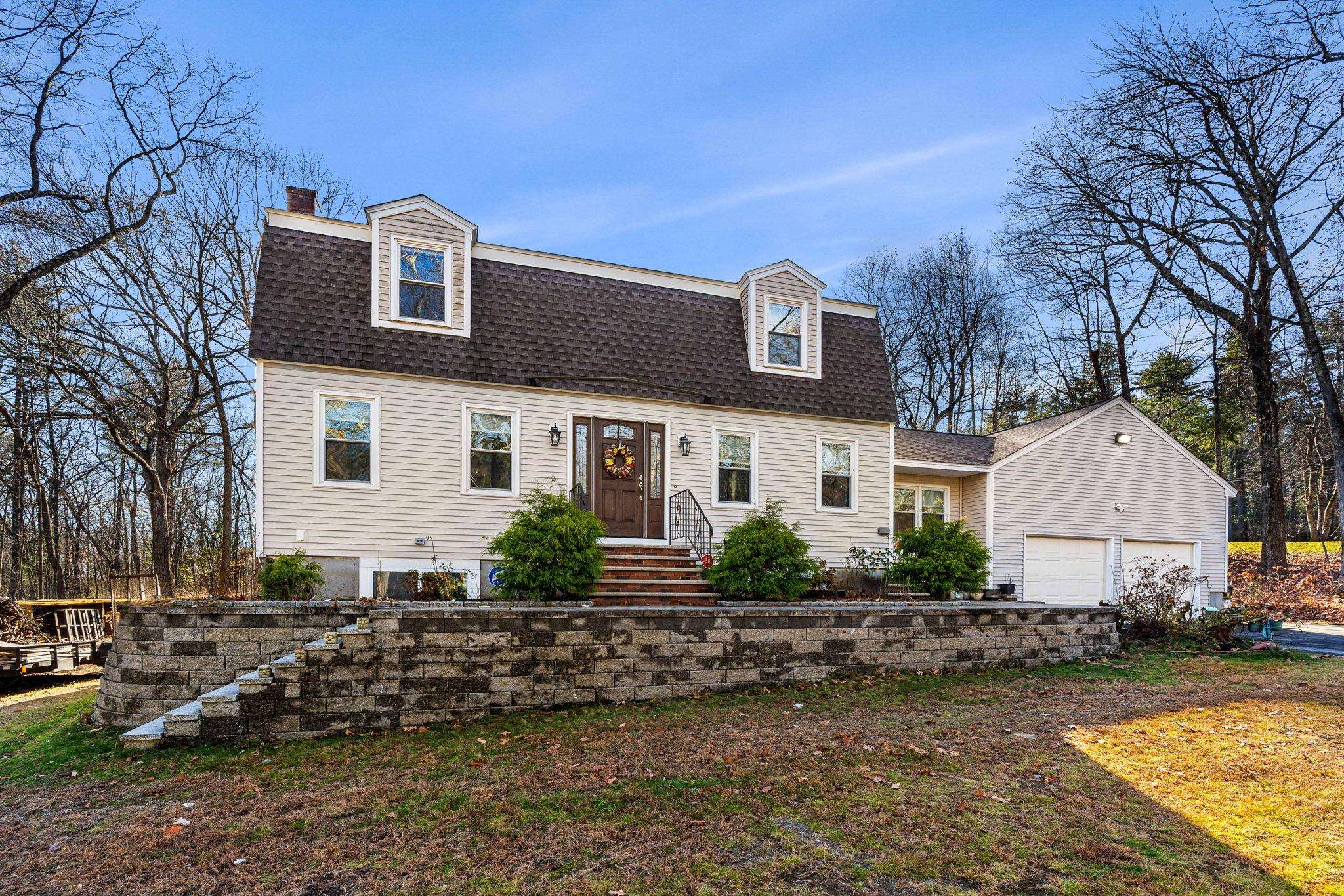 Londonderry, New Hampshire, 03053, United States, 3 Bedrooms Bedrooms, ,4 BathroomsBathrooms,Residential,For Sale,2002282