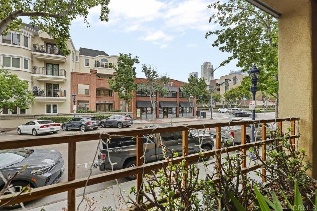 San Diego, California, 92101, United States, 2 Bedrooms Bedrooms, ,3 BathroomsBathrooms,Residential,For Sale,1856536