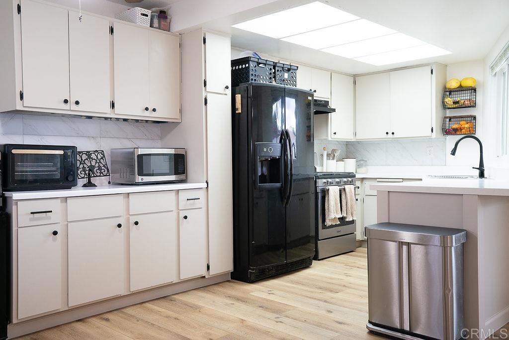 Temecula, California, 92592, United States, 3 Bedrooms Bedrooms, ,3 BathroomsBathrooms,Residential,For Sale,1997164