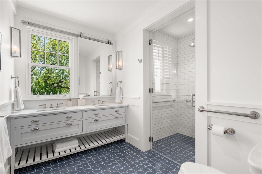 Oak Bluffs, Massachusetts, 02557, United States, 8 Bedrooms Bedrooms, ,9 BathroomsBathrooms,Residential,For Sale,1848541