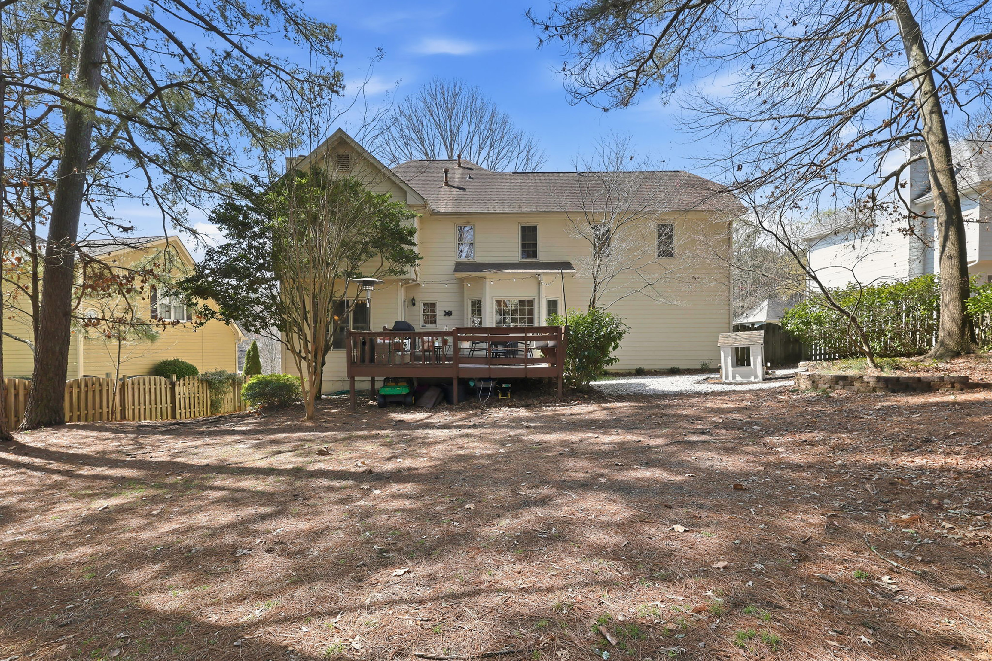  Beautifully Maintained Home Nestled Within a Quiet and Established Community - 物件實景