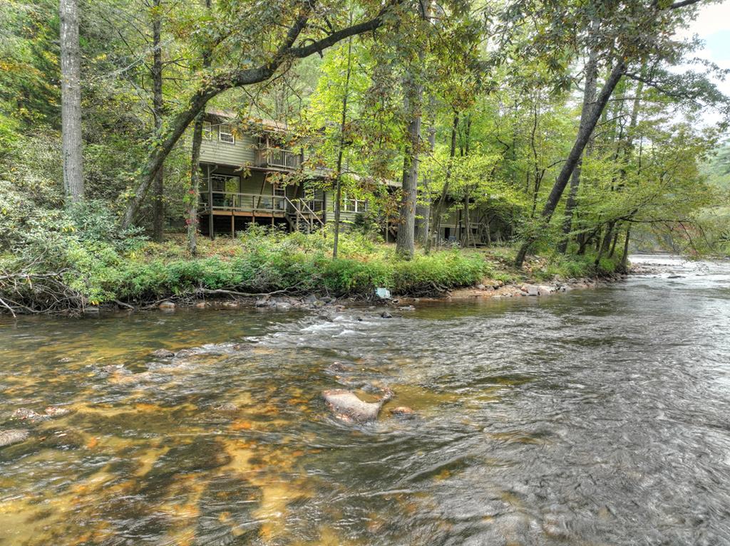 Blue Ridge, Georgia, 30513, United States, 4 Bedrooms Bedrooms, ,4 BathroomsBathrooms,Residential,For Sale,1859104