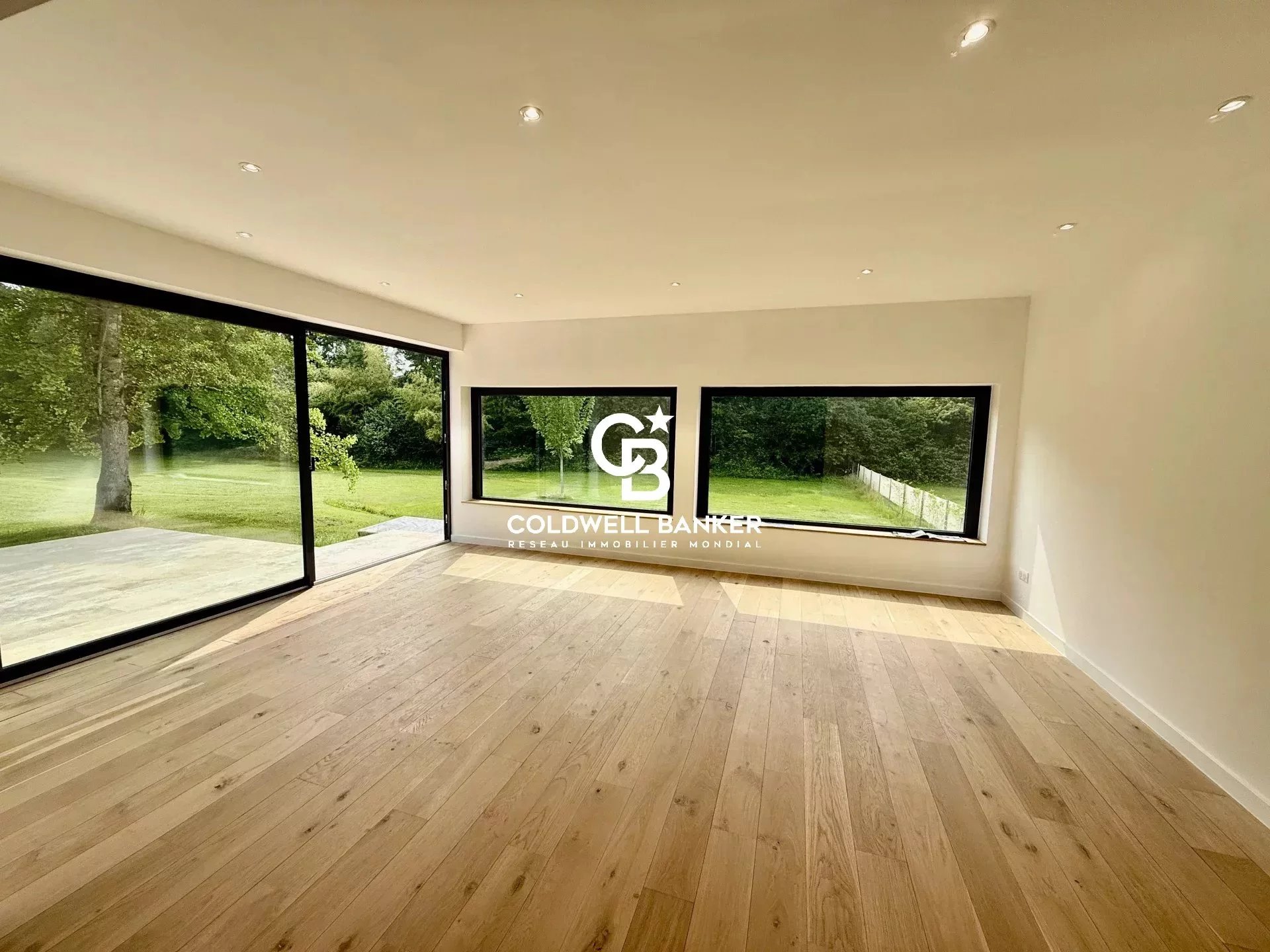 Prévessin-Moëns, Auvergne-Rhône-Alpes, 01280, FR, 4 Bedrooms Bedrooms, ,2 BathroomsBathrooms,Residential,For Sale,1994849