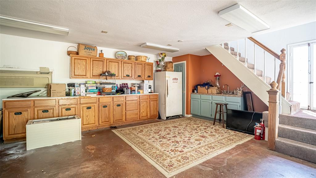 Granbury, Texas, 76048, United States, 8 Bedrooms Bedrooms, ,8 BathroomsBathrooms,Residential,For Sale,2009075