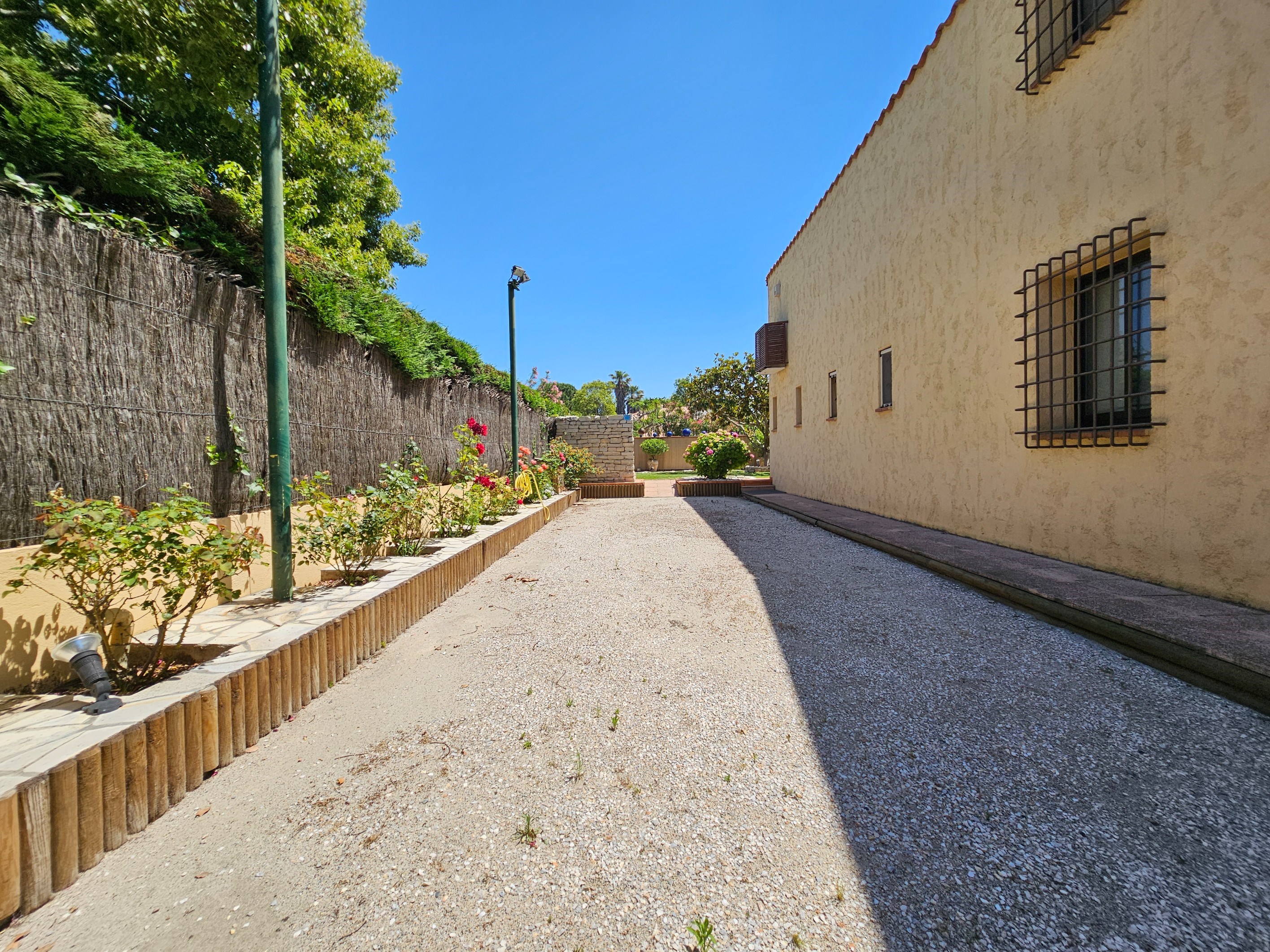  West of Perpignan, within a secure private estate with a resident guard. - 物件實景