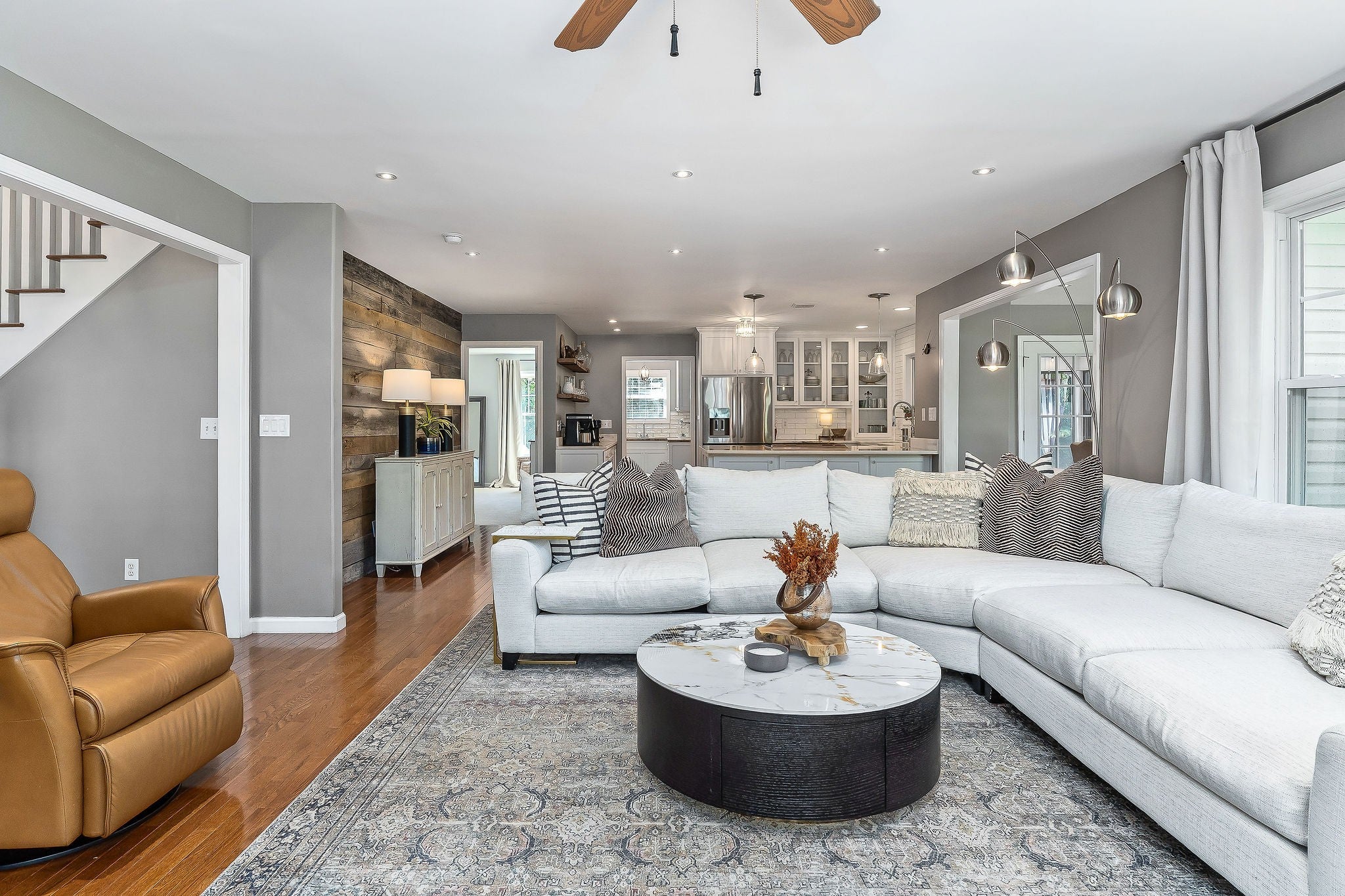 Smithville, Tennessee, 37166, United States, 1 Bedroom Bedrooms, ,4 BathroomsBathrooms,Residential,For Sale,2006606