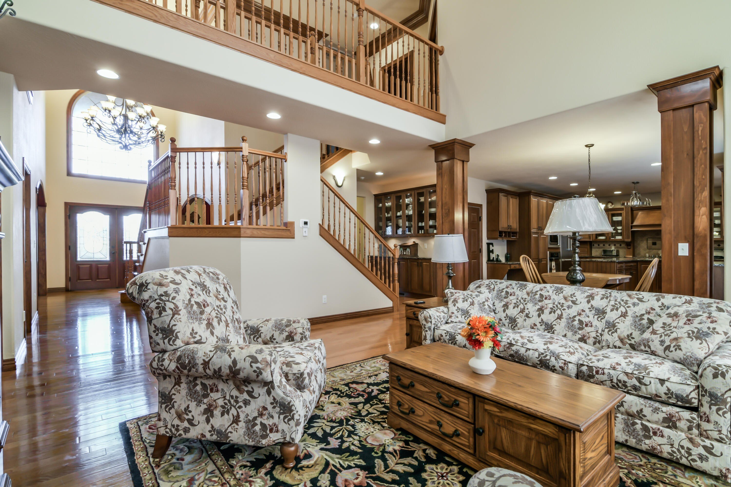 Walnut Shade, Missouri, 65771, United States, 6 Bedrooms Bedrooms, ,5 BathroomsBathrooms,Residential,For Sale,1975828