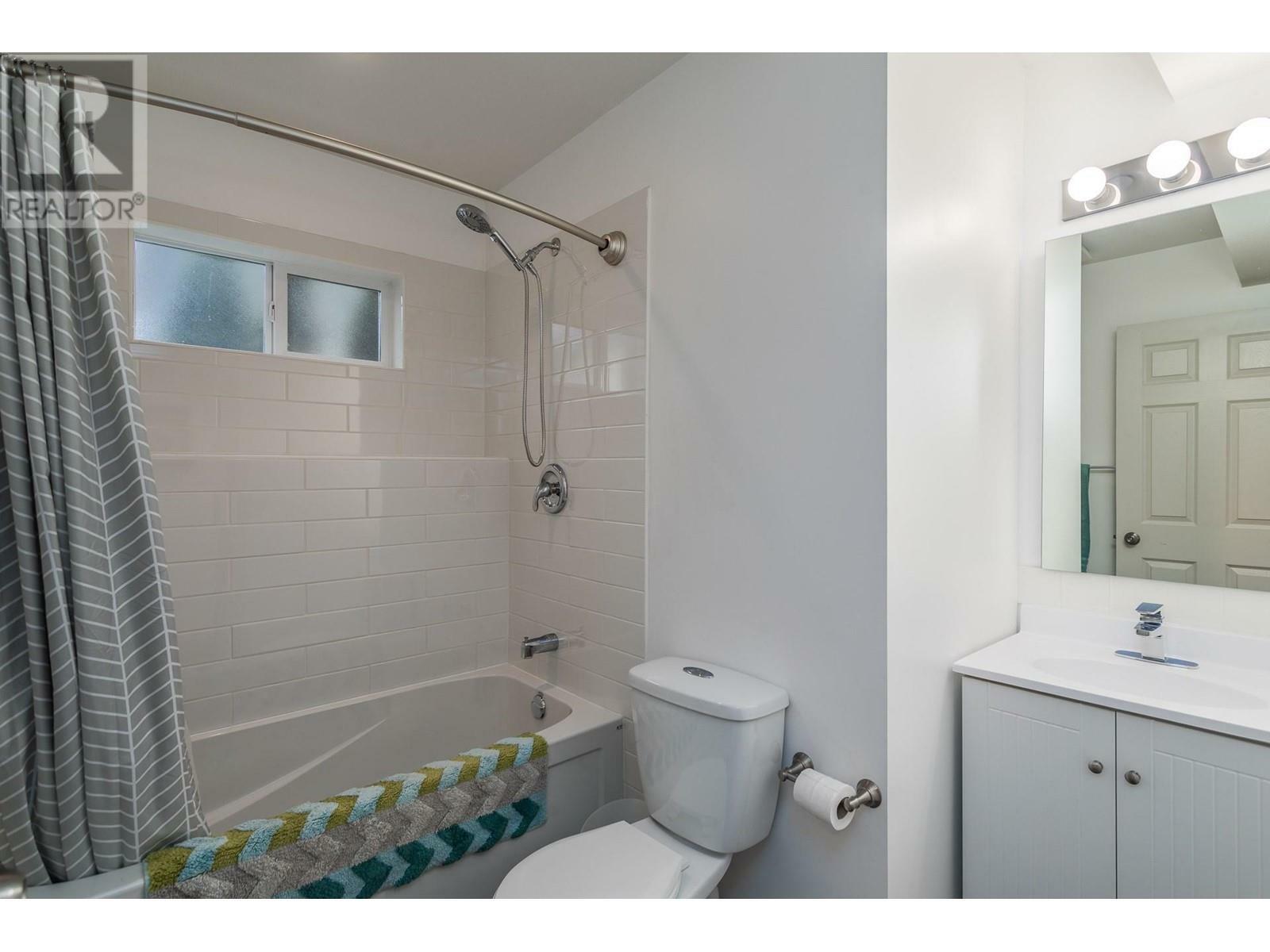 KELOWNA, British Columbia, V1X 2H2, CA, 3 Bedrooms Bedrooms, ,3 BathroomsBathrooms,Residential,For Sale,1839234