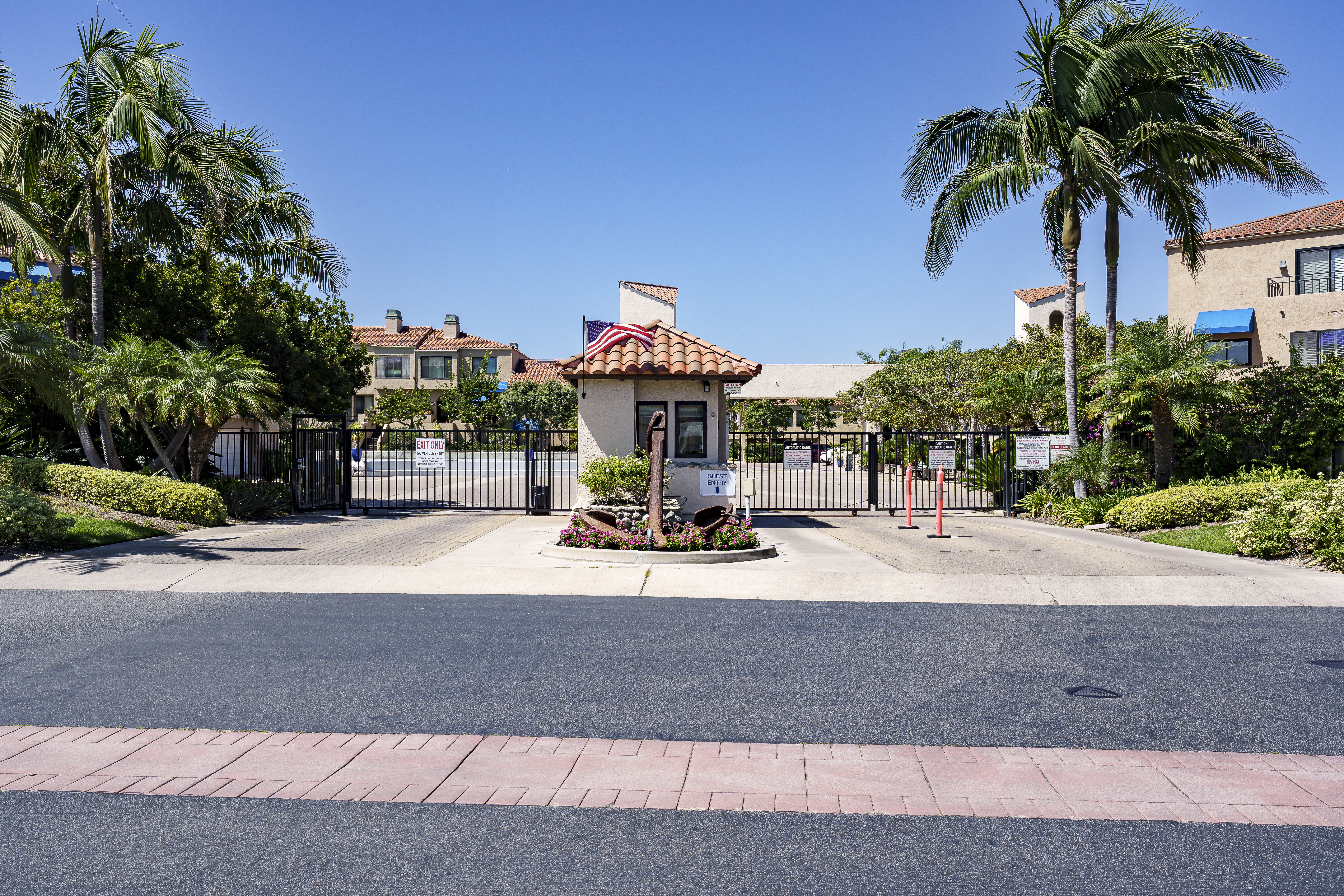  16475 Tropez Lane, Huntington Beach, CA 92649 - 物件實景