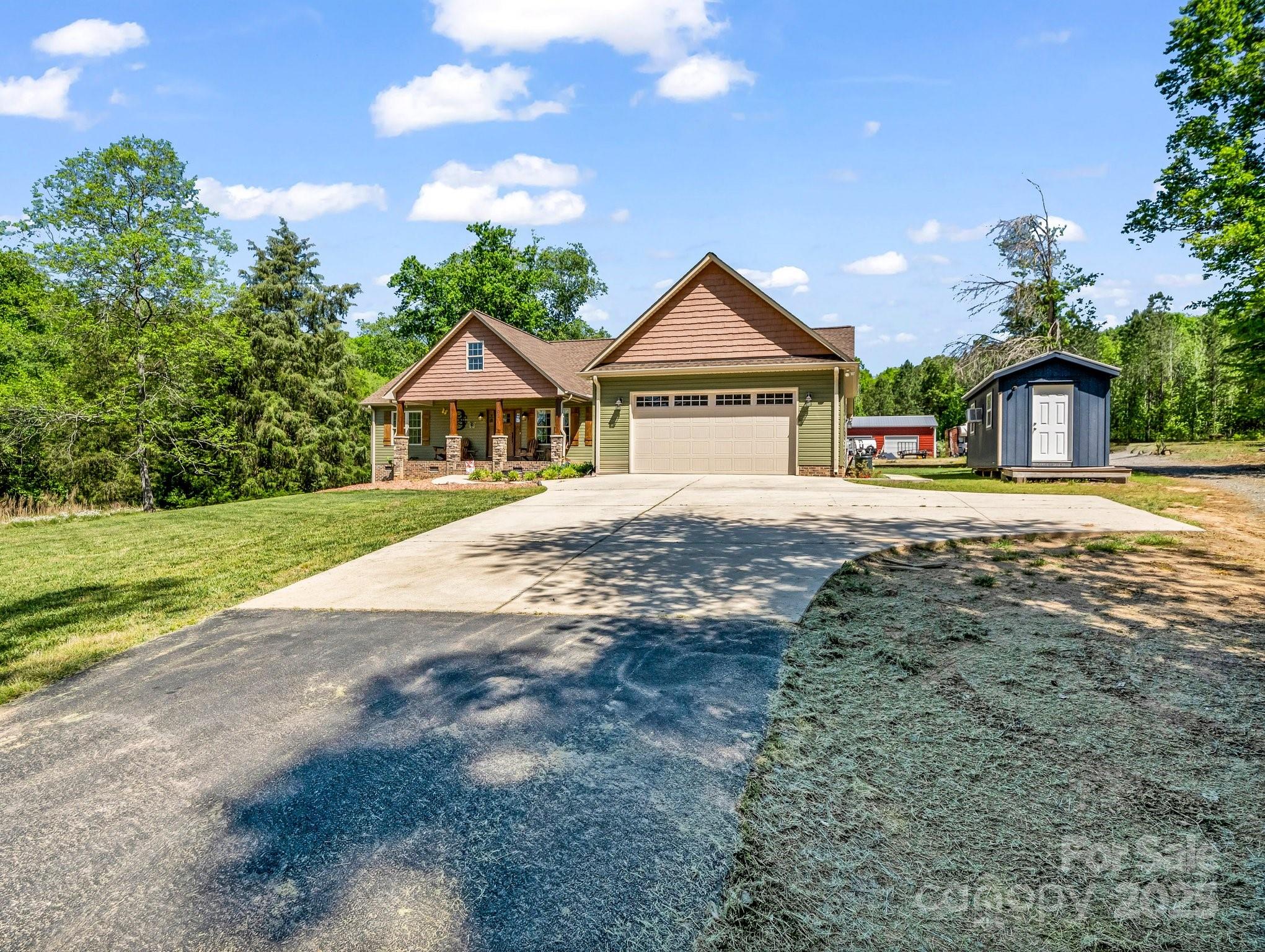 Lincolnton, North Carolina, 28092, United States, 3 Bedrooms Bedrooms, ,3 BathroomsBathrooms,Residential,For Sale,2005989