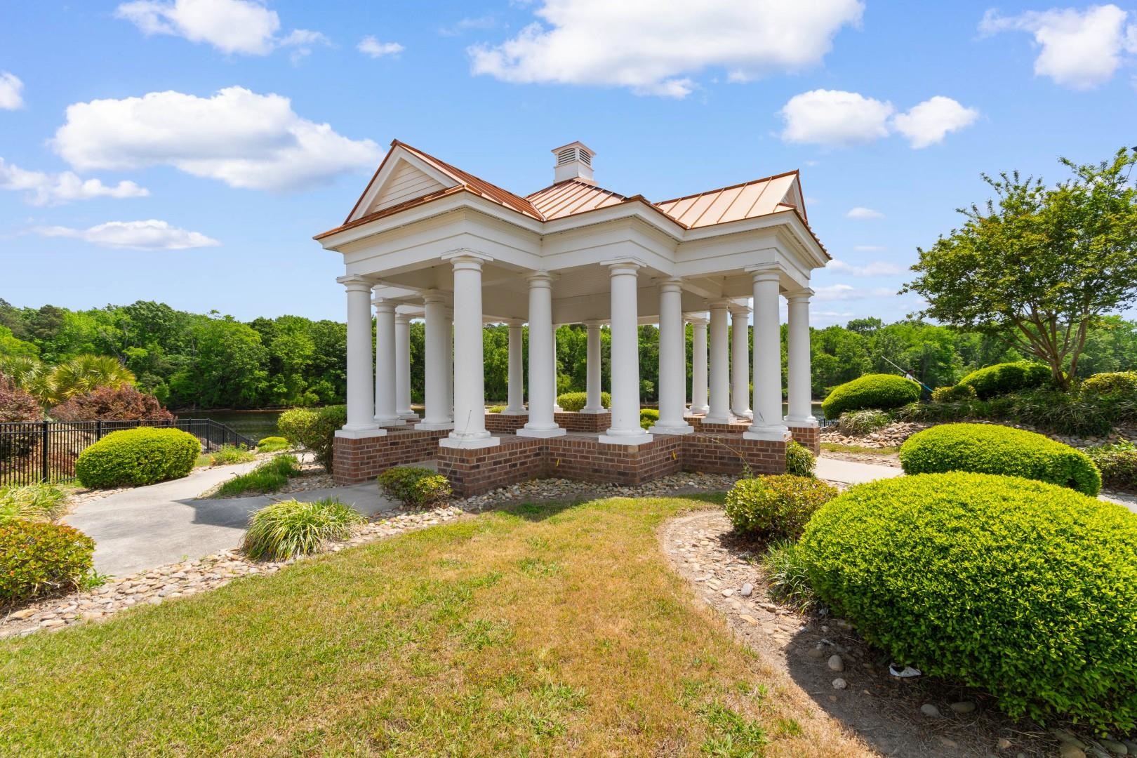 Myrtle Beach, South Carolina, 29579, United States, 4 Bedrooms Bedrooms, ,5 BathroomsBathrooms,Residential,For Sale,2037412