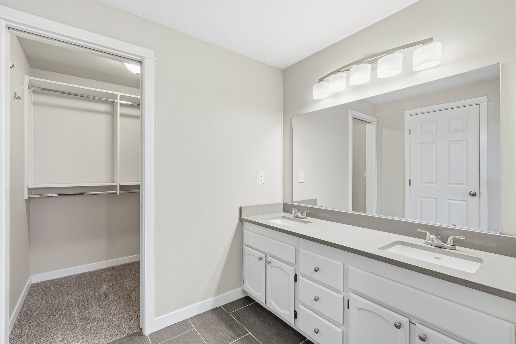  22335 SW MARTINAZZI AVE Tualatin, OR 97062 - 物件實景