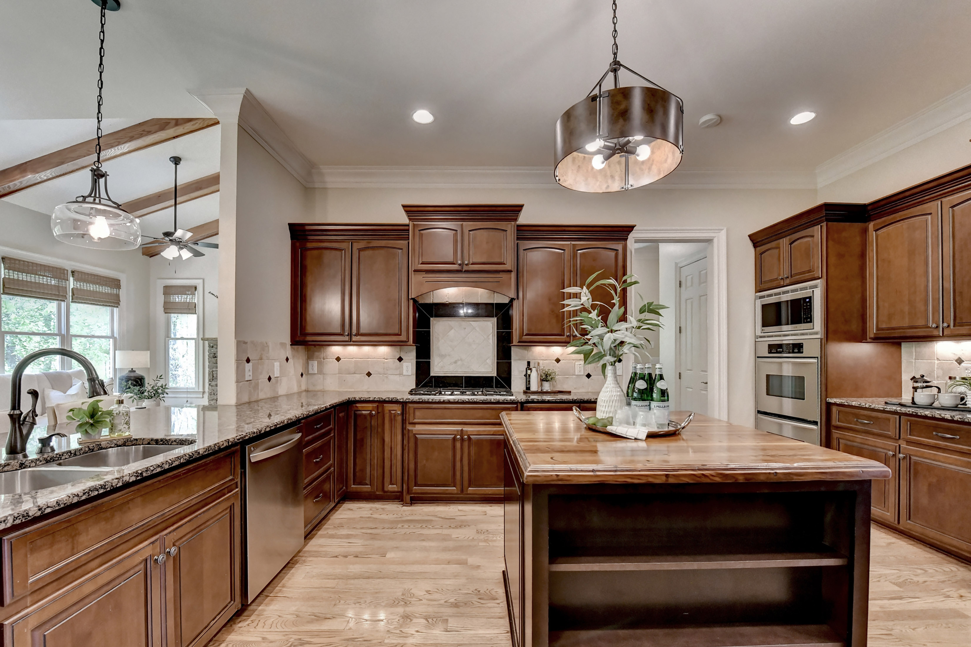  Luxury, Comfort and Privacy in One of Roswell