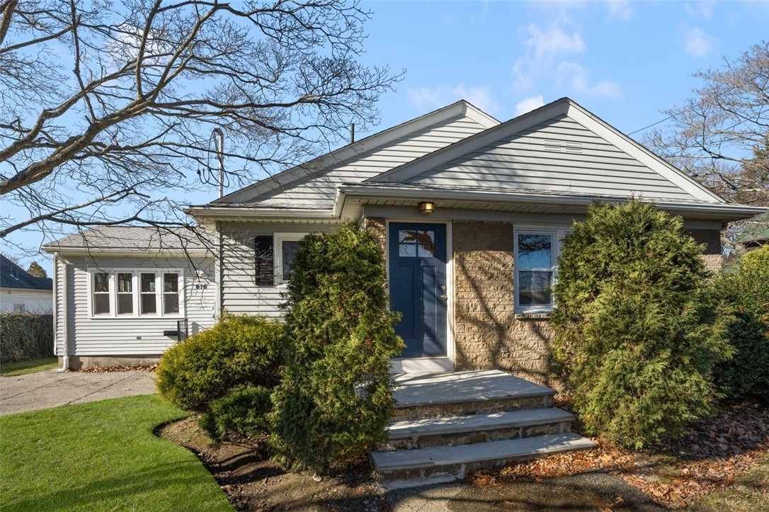 Providence, Rhode Island, 02809, United States, 3 Bedrooms Bedrooms, ,1 BathroomBathrooms,Residential,For Sale,2003236