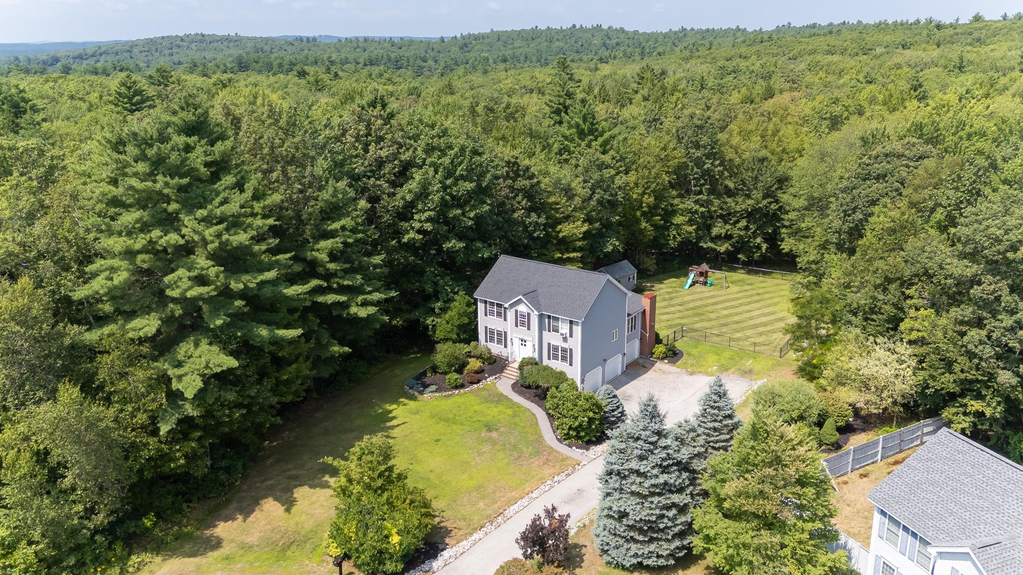 Hooksett, New Hampshire, 03106, United States, 3 Bedrooms Bedrooms, ,2 BathroomsBathrooms,Residential,For Sale,1941864