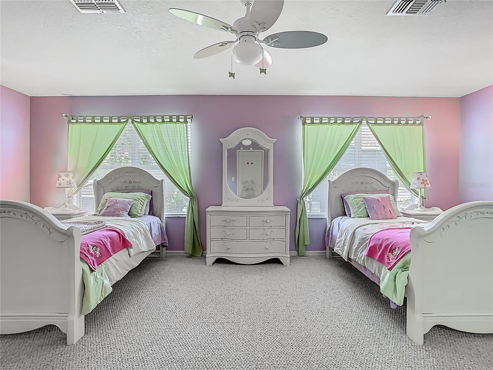ORLANDO, Florida, 32828, United States, 5 Bedrooms Bedrooms, ,3 BathroomsBathrooms,Residential,For Sale,1923242