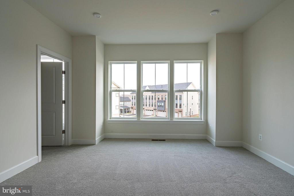 Ashburn, Virginia, 20148, United States, 3 Bedrooms Bedrooms, ,4 BathroomsBathrooms,Residential,For Sale,2001534