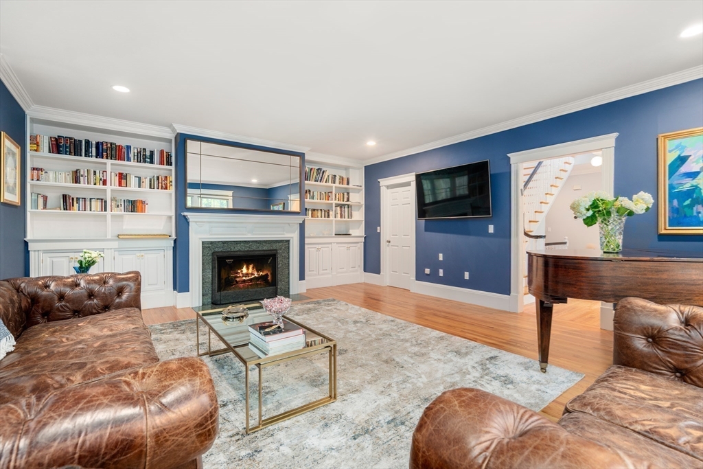 Newton, Massachusetts, 02468, United States, 5 Bedrooms Bedrooms, ,6 BathroomsBathrooms,Residential,For Sale,1805329