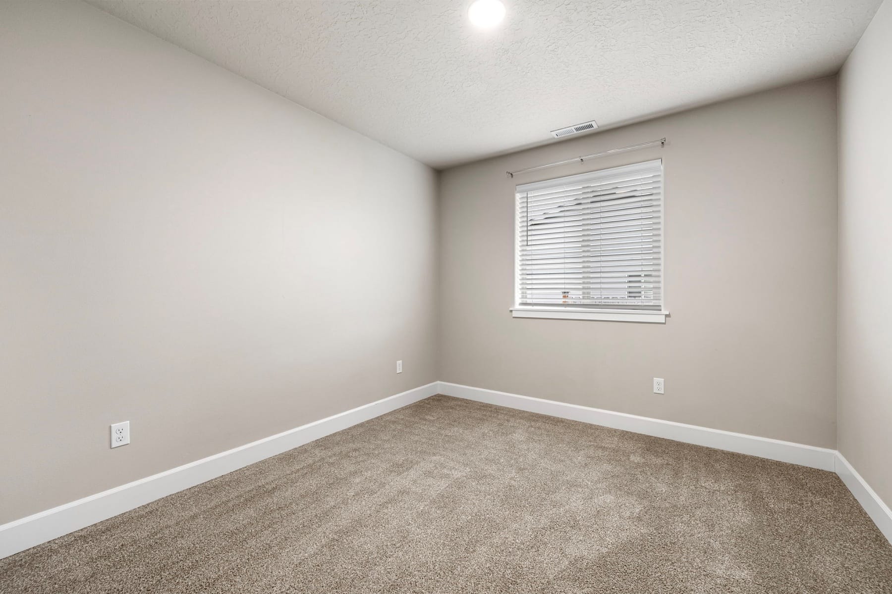  410 S 10TH ST Monroe, OR 97456 - 物件實景