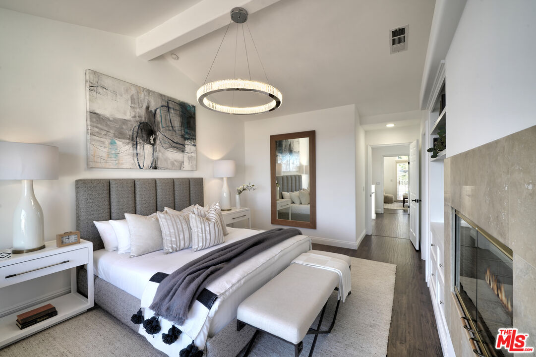Malibu, California, 90265, United States, 2 Bedrooms Bedrooms, ,3 BathroomsBathrooms,Residential,For Sale,1902662