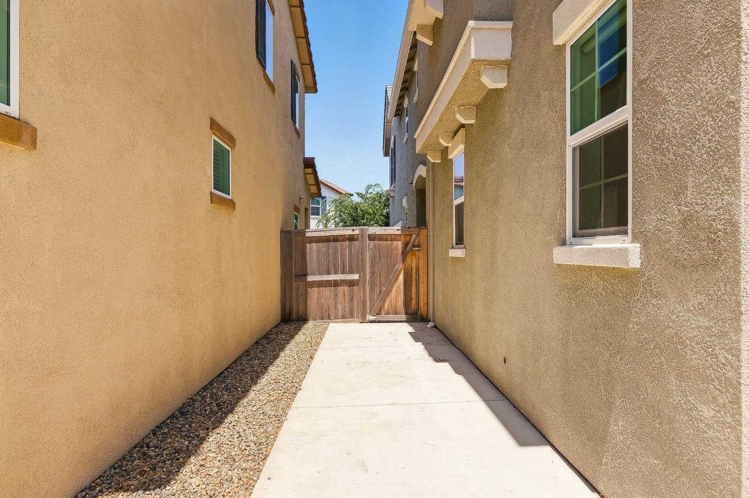 Elk Grove, California, 95758, United States, 4 Bedrooms Bedrooms, ,3 BathroomsBathrooms,Residential,For Sale,1847493