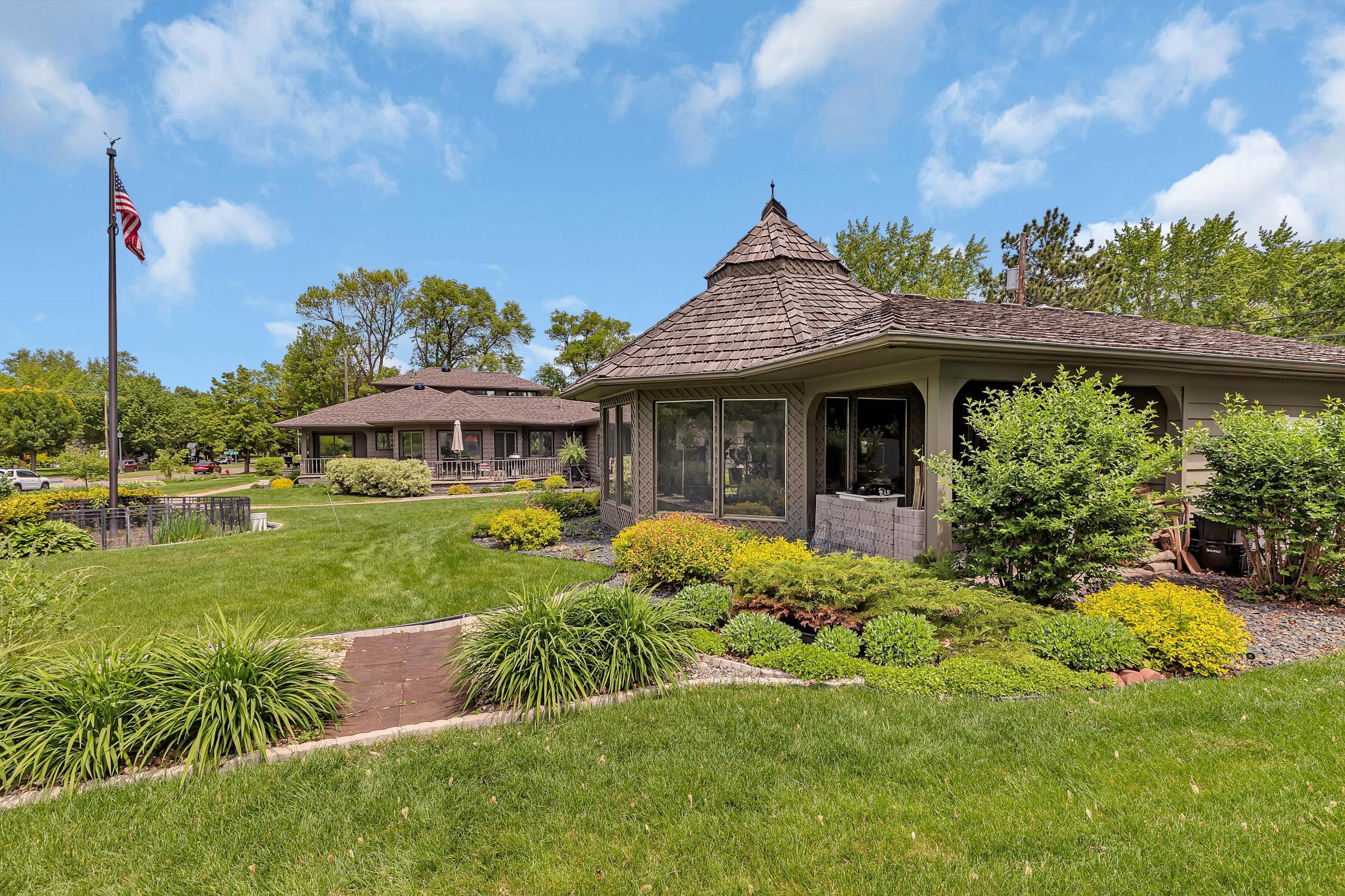 Saint Cloud, Minnesota, 56304, United States, 4 Bedrooms Bedrooms, ,4 BathroomsBathrooms,Residential,For Sale,1836908
