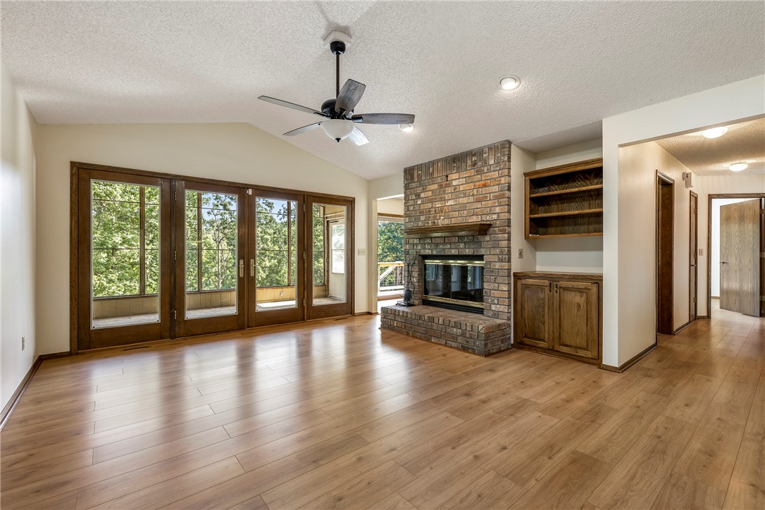 Bella Vista, Arkansas, 72715, United States, 3 Bedrooms Bedrooms, ,4 BathroomsBathrooms,Residential,For Sale,1924957