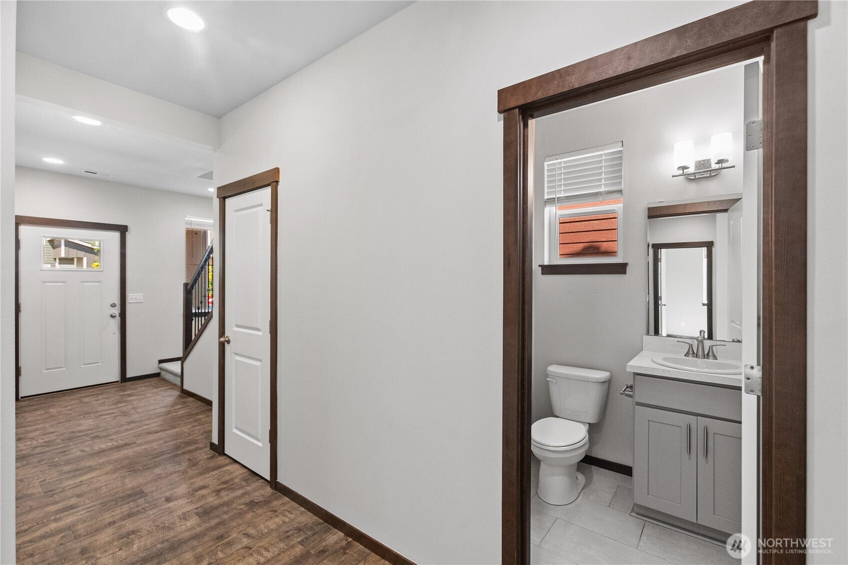 Bremerton, Washington, 98312, United States, 5 Bedrooms Bedrooms, ,2 BathroomsBathrooms,Residential,For Sale,1900860