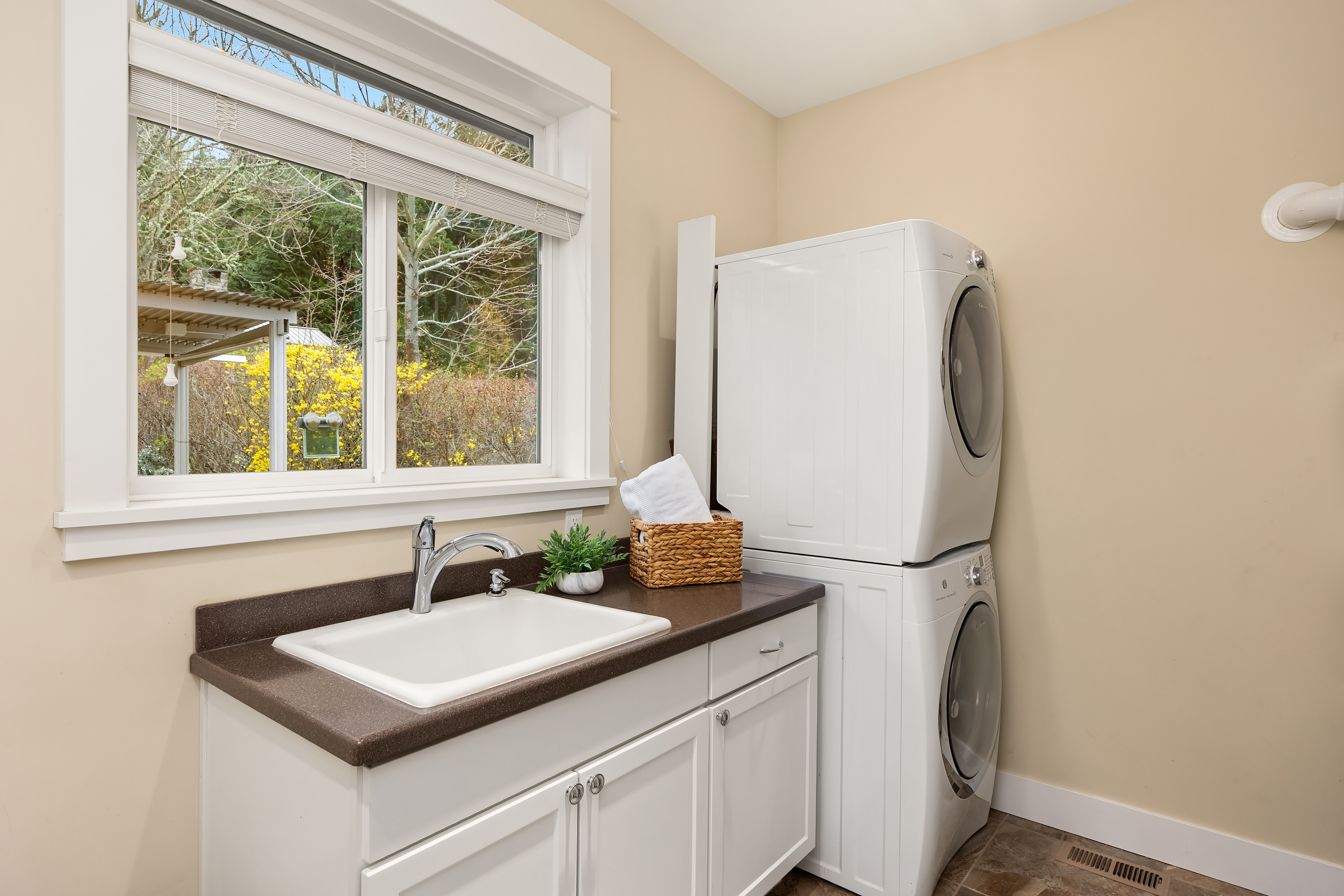  3450 Crystal Springs Dr NE, Bainbridge Island, WA 98110 - 物件實景