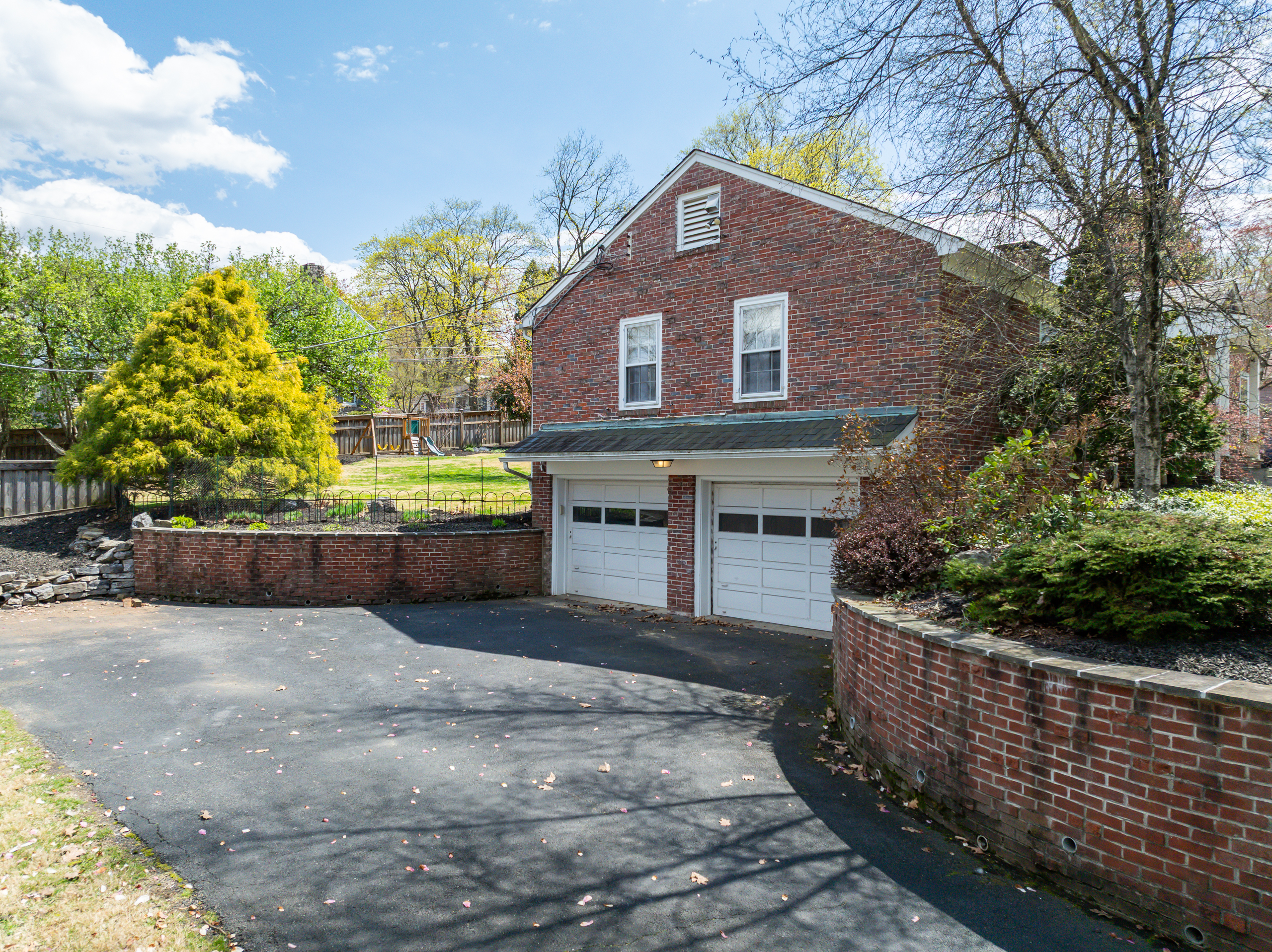 Wyomissing, Pennsylvania, 19610, United States, 4 Bedrooms Bedrooms, ,3 BathroomsBathrooms,Residential,For Sale,1938132