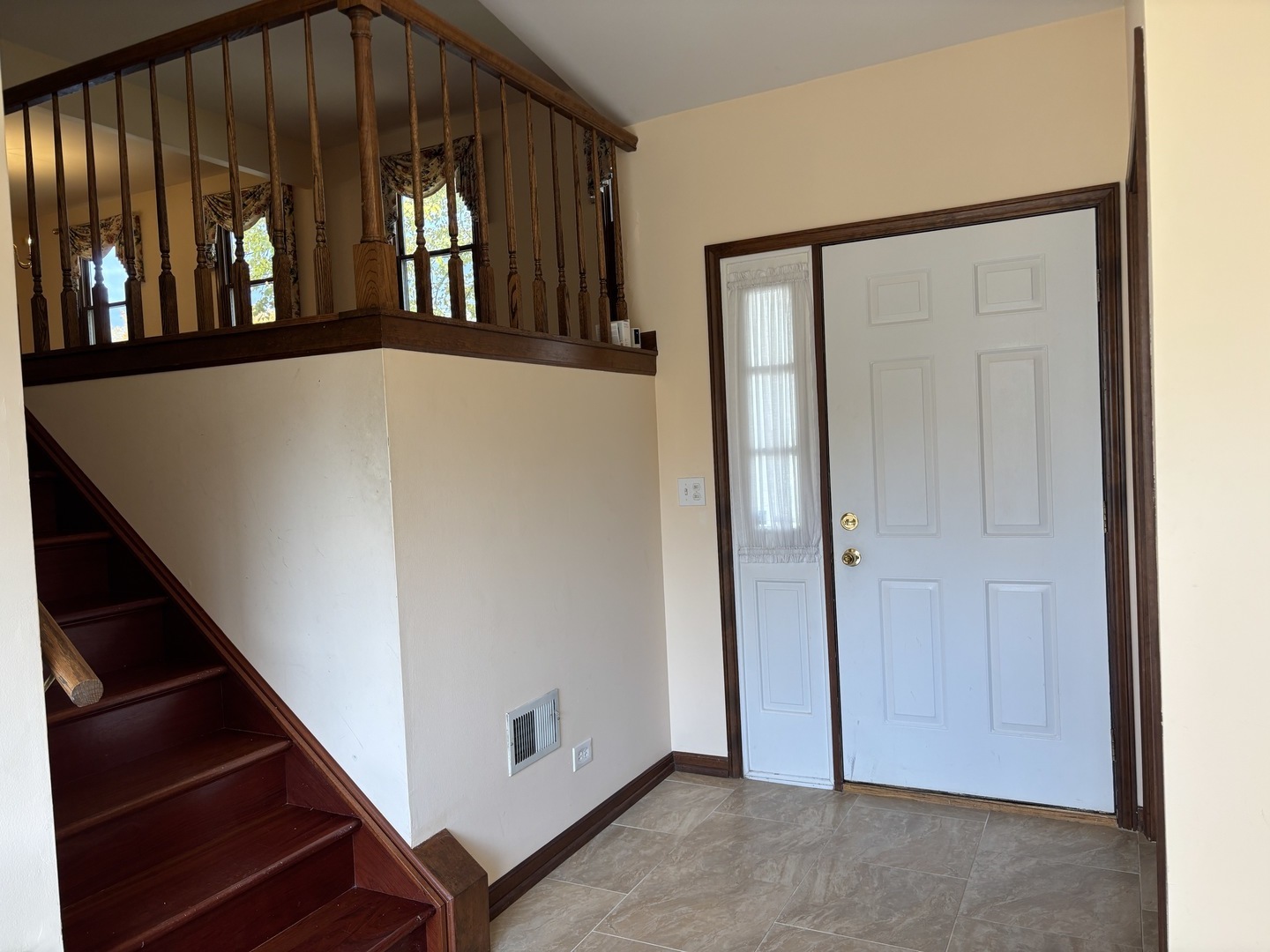 Hoffman Estates, Illinois, 60010, United States, 5 Bedrooms Bedrooms, ,3 BathroomsBathrooms,Residential,For Sale,1989423