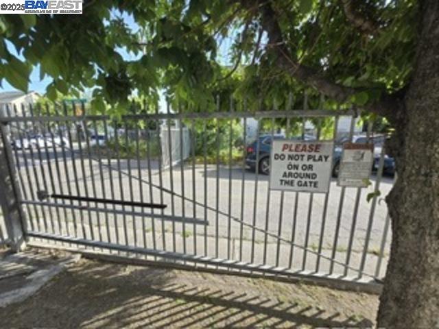 Oakland, California, 94603, United States, 3 Bedrooms Bedrooms, ,2 BathroomsBathrooms,Residential,For Sale,1991687